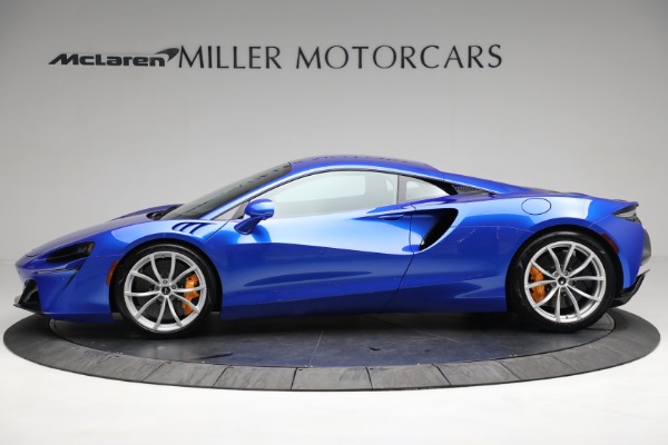 New 2023 McLaren Artura for sale $277,250 at Alfa Romeo of Greenwich in Greenwich CT 06830 2