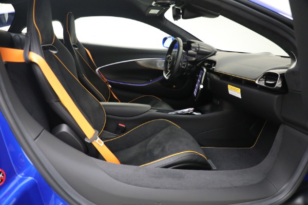 New 2023 McLaren Artura for sale $277,250 at Alfa Romeo of Greenwich in Greenwich CT 06830 24