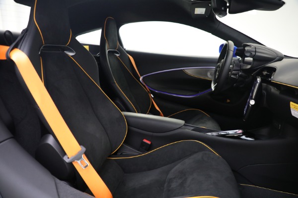 New 2023 McLaren Artura for sale $277,250 at Alfa Romeo of Greenwich in Greenwich CT 06830 25
