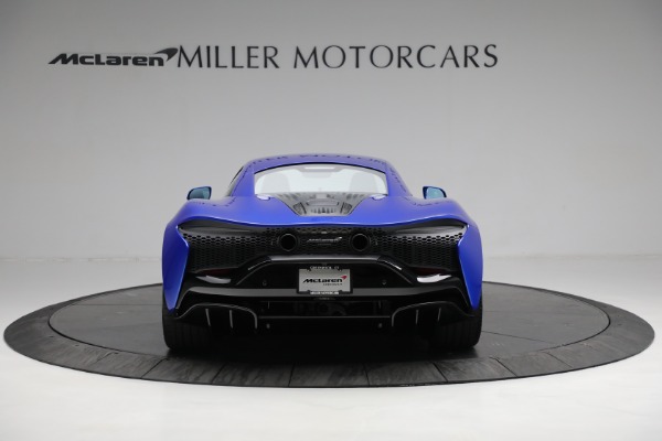 New 2023 McLaren Artura for sale $277,250 at Alfa Romeo of Greenwich in Greenwich CT 06830 5