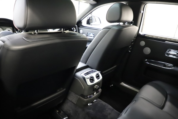 Used 2016 Rolls-Royce Ghost for sale Sold at Alfa Romeo of Greenwich in Greenwich CT 06830 16