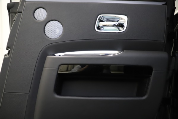 Used 2016 Rolls-Royce Ghost for sale $165,900 at Alfa Romeo of Greenwich in Greenwich CT 06830 18