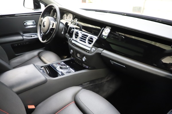 Used 2016 Rolls-Royce Ghost for sale $165,900 at Alfa Romeo of Greenwich in Greenwich CT 06830 19