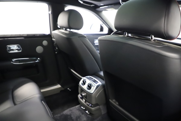 Used 2016 Rolls-Royce Ghost for sale $165,900 at Alfa Romeo of Greenwich in Greenwich CT 06830 21