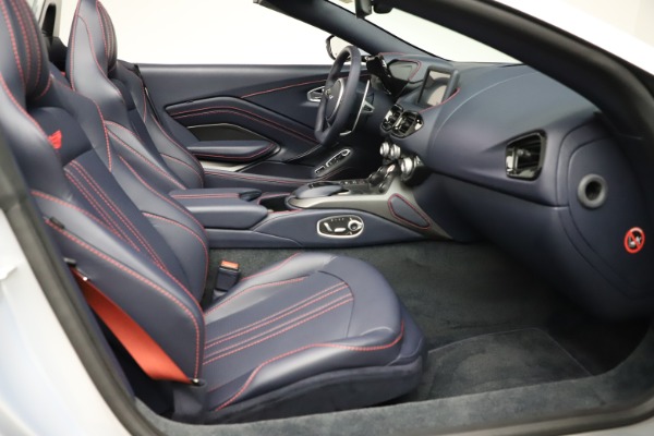 New 2021 Aston Martin Vantage Roadster for sale $184,286 at Alfa Romeo of Greenwich in Greenwich CT 06830 19