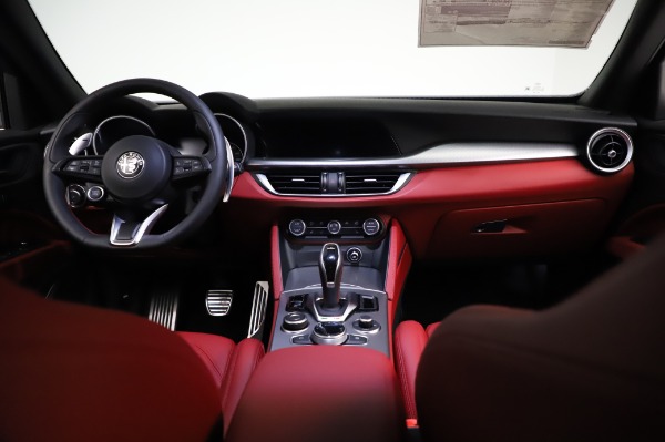New 2021 Alfa Romeo Stelvio Ti Sport Q4 for sale Sold at Alfa Romeo of Greenwich in Greenwich CT 06830 16