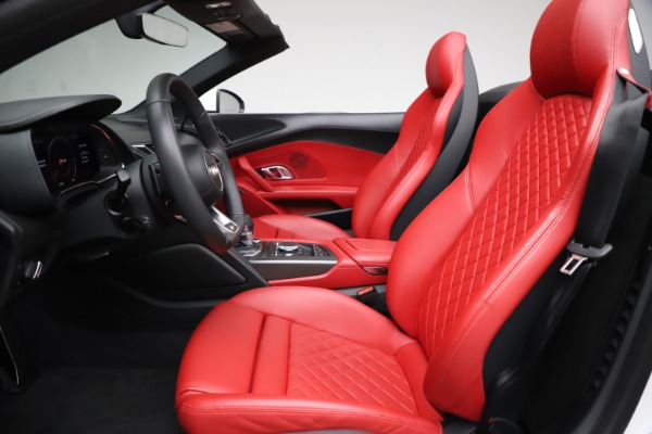 Used 2018 Audi R8 Spyder for sale Sold at Alfa Romeo of Greenwich in Greenwich CT 06830 20