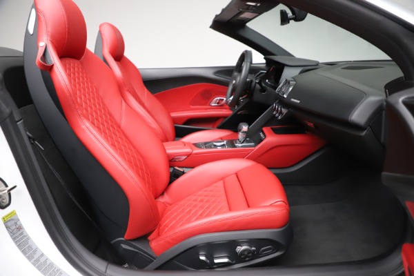 Used 2018 Audi R8 Spyder for sale Sold at Alfa Romeo of Greenwich in Greenwich CT 06830 22