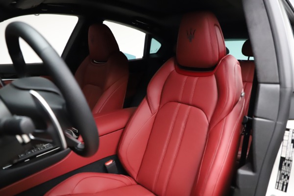 New 2021 Maserati Levante Q4 GranSport for sale Call for price at Alfa Romeo of Greenwich in Greenwich CT 06830 16