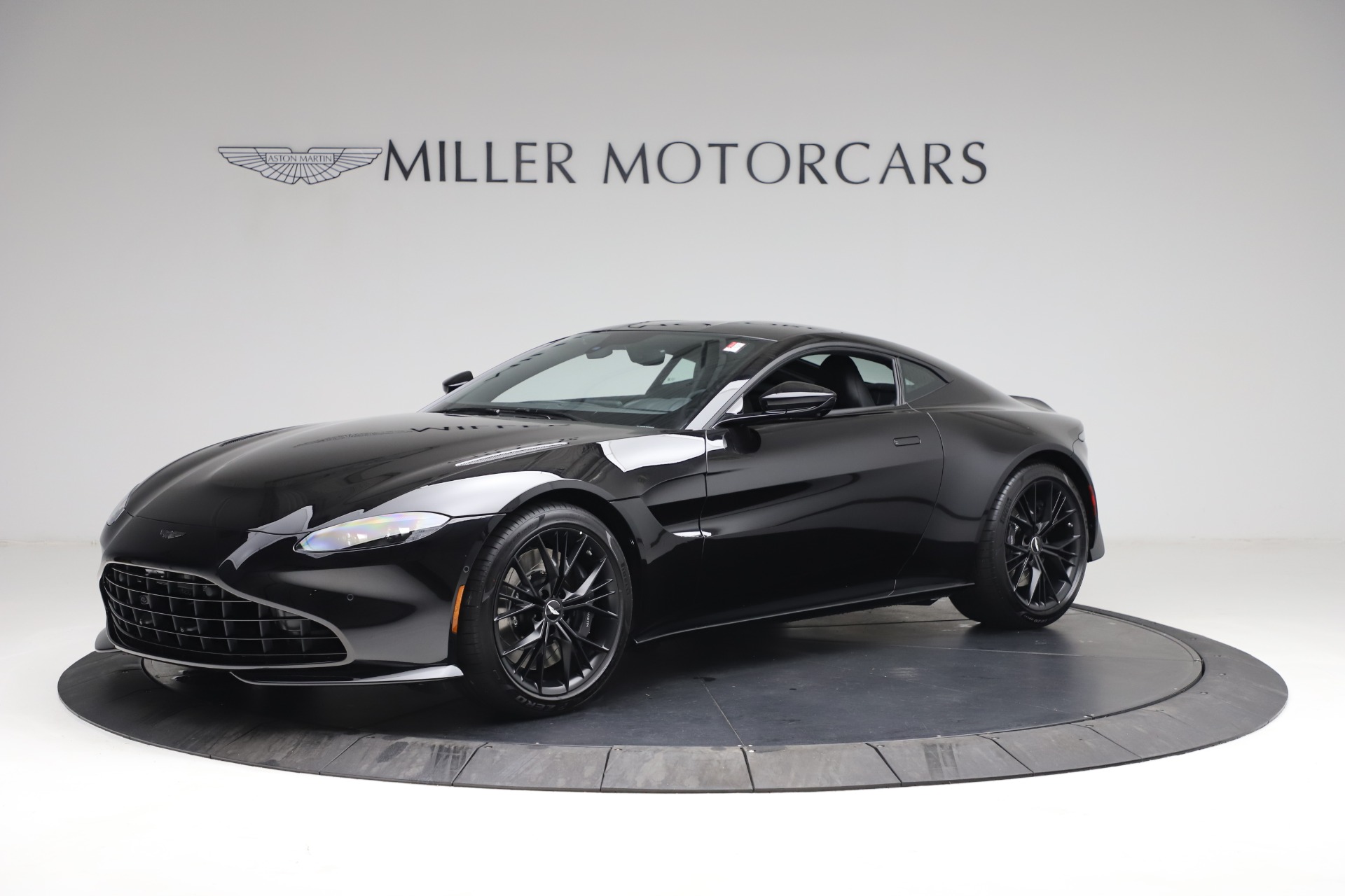 New 2021 Aston Martin Vantage for sale $178,986 at Alfa Romeo of Greenwich in Greenwich CT 06830 1
