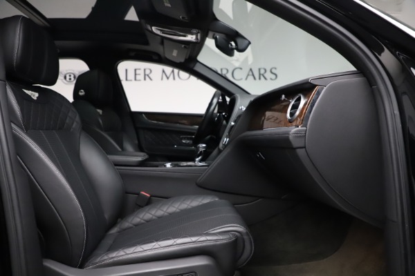 Used 2018 Bentley Bentayga W12 Signature for sale Sold at Alfa Romeo of Greenwich in Greenwich CT 06830 27