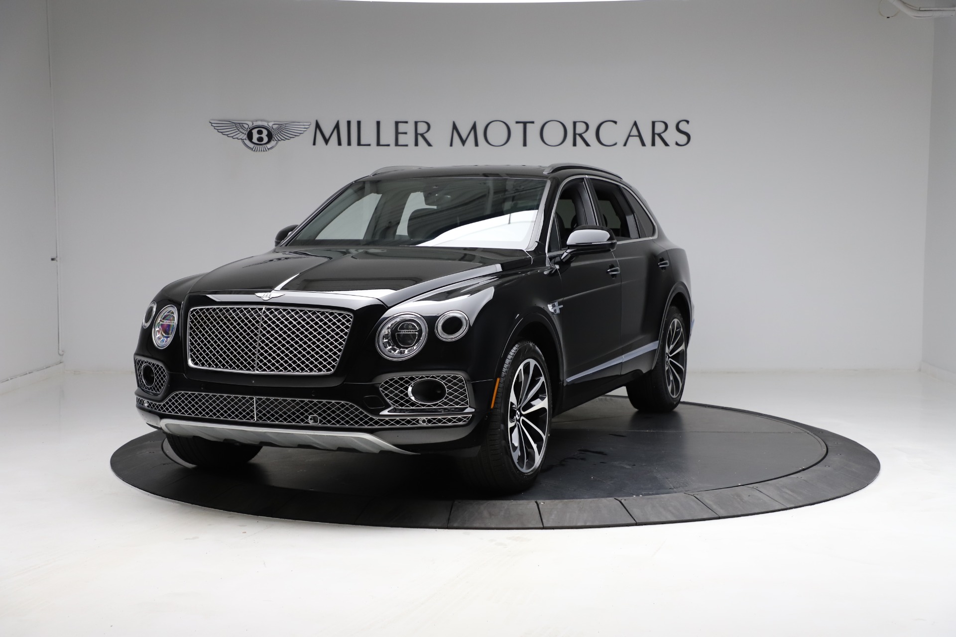 Used 2018 Bentley Bentayga W12 Signature for sale Sold at Alfa Romeo of Greenwich in Greenwich CT 06830 1