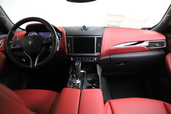 New 2021 Maserati Levante Q4 for sale Sold at Alfa Romeo of Greenwich in Greenwich CT 06830 16