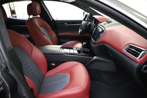 Used 2018 Maserati Ghibli SQ4 GranLusso for sale Sold at Alfa Romeo of Greenwich in Greenwich CT 06830 17