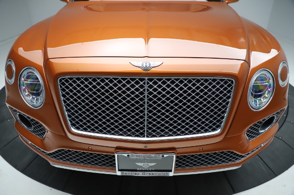 Used 2018 Bentley Bentayga Onyx Edition for sale $149,900 at Alfa Romeo of Greenwich in Greenwich CT 06830 13