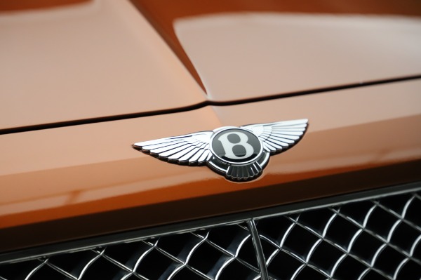 Used 2018 Bentley Bentayga Onyx Edition for sale $149,900 at Alfa Romeo of Greenwich in Greenwich CT 06830 14