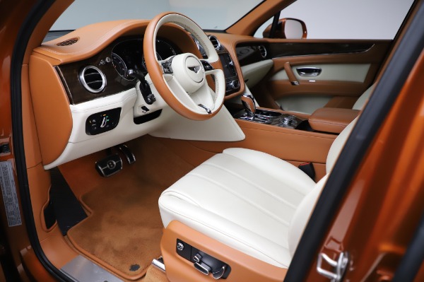 Used 2018 Bentley Bentayga Onyx Edition for sale $149,900 at Alfa Romeo of Greenwich in Greenwich CT 06830 17
