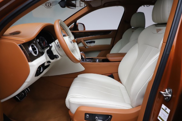 Used 2018 Bentley Bentayga Onyx Edition for sale $149,900 at Alfa Romeo of Greenwich in Greenwich CT 06830 18