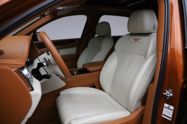 Used 2018 Bentley Bentayga Onyx Edition for sale $149,900 at Alfa Romeo of Greenwich in Greenwich CT 06830 19