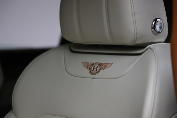 Used 2018 Bentley Bentayga Onyx Edition for sale $149,900 at Alfa Romeo of Greenwich in Greenwich CT 06830 20