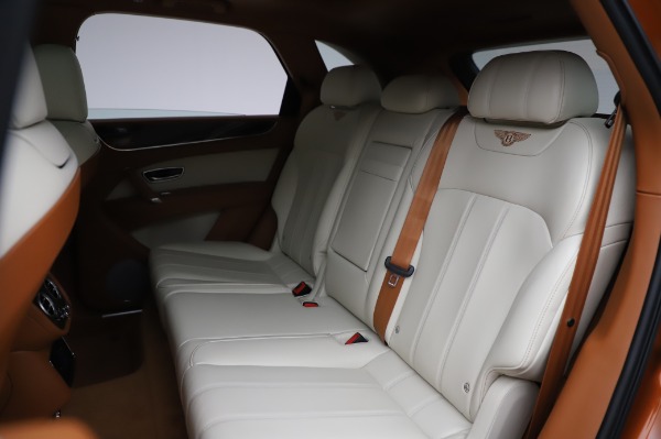 Used 2018 Bentley Bentayga Onyx Edition for sale $149,900 at Alfa Romeo of Greenwich in Greenwich CT 06830 23