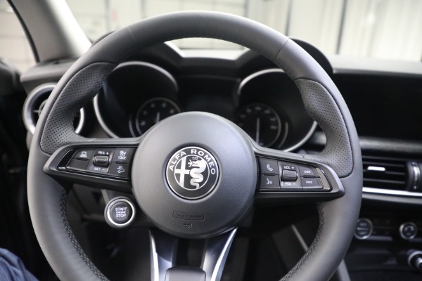 Used 2021 Alfa Romeo Stelvio Q4 for sale Sold at Alfa Romeo of Greenwich in Greenwich CT 06830 17