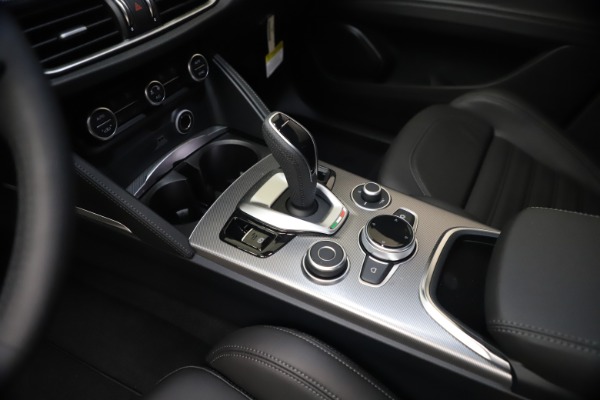 New 2021 Alfa Romeo Stelvio Ti Sport Q4 for sale Sold at Alfa Romeo of Greenwich in Greenwich CT 06830 18