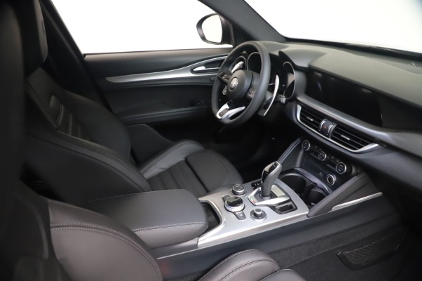 New 2021 Alfa Romeo Stelvio Ti Sport Q4 for sale Sold at Alfa Romeo of Greenwich in Greenwich CT 06830 19