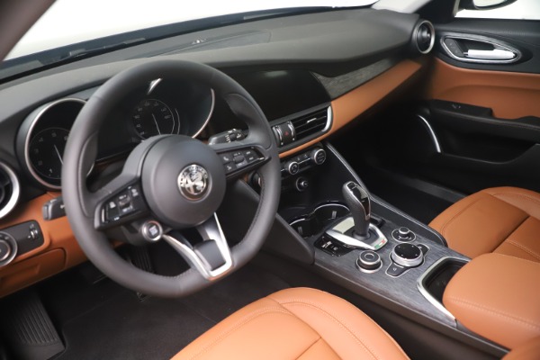 New 2021 Alfa Romeo Giulia Q4 for sale Call for price at Alfa Romeo of Greenwich in Greenwich CT 06830 13
