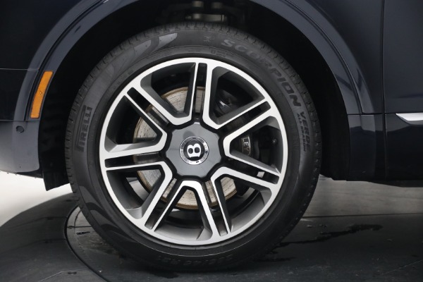Used 2018 Bentley Bentayga W12 Signature for sale $109,900 at Alfa Romeo of Greenwich in Greenwich CT 06830 15