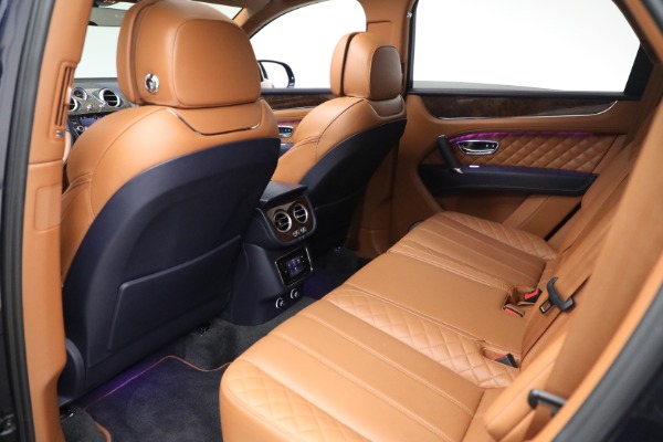 Used 2018 Bentley Bentayga W12 Signature for sale $109,900 at Alfa Romeo of Greenwich in Greenwich CT 06830 21