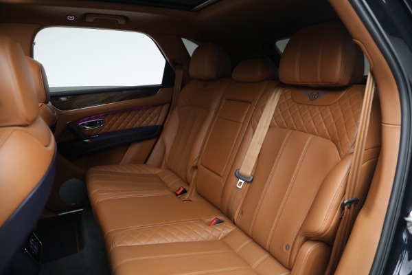 Used 2018 Bentley Bentayga W12 Signature for sale $109,900 at Alfa Romeo of Greenwich in Greenwich CT 06830 23