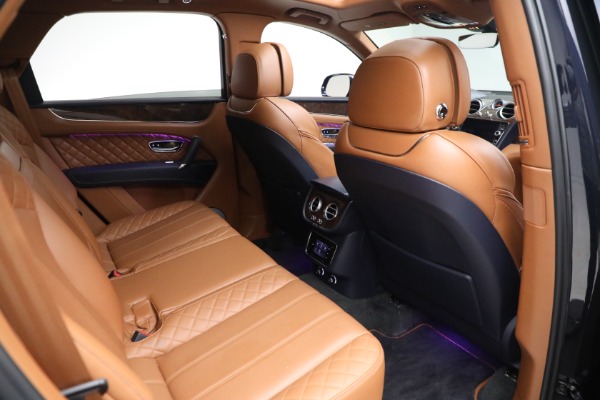 Used 2018 Bentley Bentayga W12 Signature for sale $109,900 at Alfa Romeo of Greenwich in Greenwich CT 06830 27