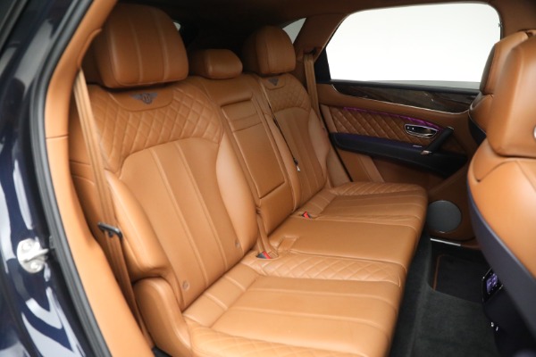 Used 2018 Bentley Bentayga W12 Signature for sale $109,900 at Alfa Romeo of Greenwich in Greenwich CT 06830 28