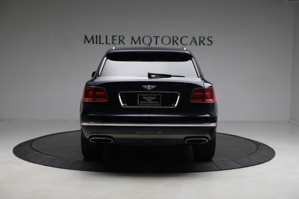Used 2018 Bentley Bentayga W12 Signature for sale $109,900 at Alfa Romeo of Greenwich in Greenwich CT 06830 6