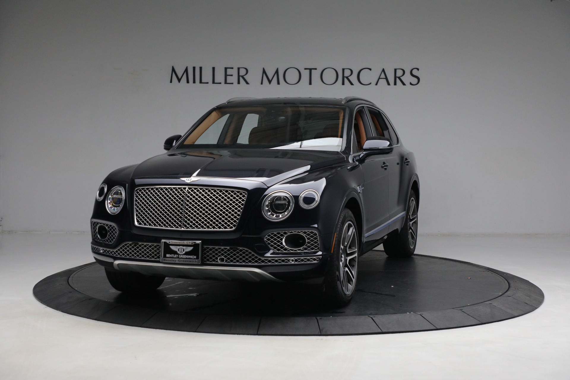 Used 2018 Bentley Bentayga W12 Signature for sale $109,900 at Alfa Romeo of Greenwich in Greenwich CT 06830 1