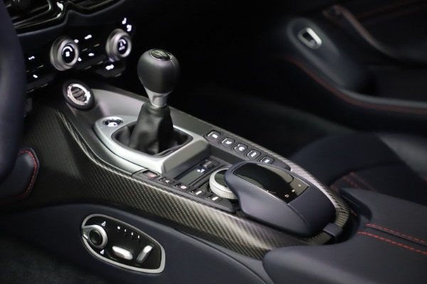 New 2021 Aston Martin Vantage for sale $189,686 at Alfa Romeo of Greenwich in Greenwich CT 06830 16