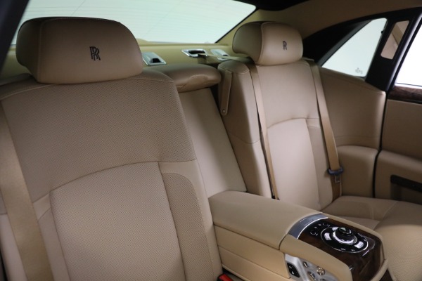 Used 2011 Rolls-Royce Ghost for sale Sold at Alfa Romeo of Greenwich in Greenwich CT 06830 17