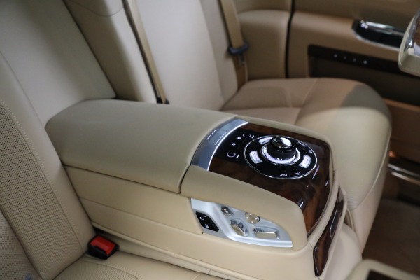 Used 2011 Rolls-Royce Ghost for sale Sold at Alfa Romeo of Greenwich in Greenwich CT 06830 21