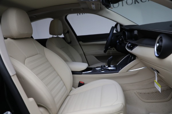 New 2021 Alfa Romeo Stelvio Ti Q4 for sale Sold at Alfa Romeo of Greenwich in Greenwich CT 06830 28