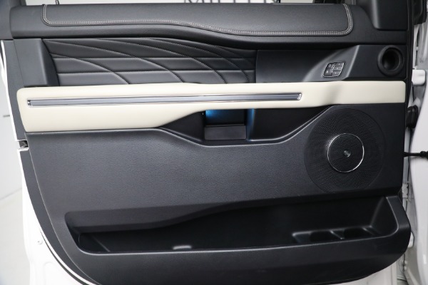 Used 2019 Ford Expedition MAX Platinum for sale Sold at Alfa Romeo of Greenwich in Greenwich CT 06830 18
