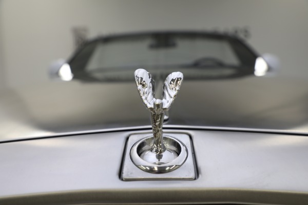 Used 2017 Rolls-Royce Phantom Drophead Coupe for sale Sold at Alfa Romeo of Greenwich in Greenwich CT 06830 25