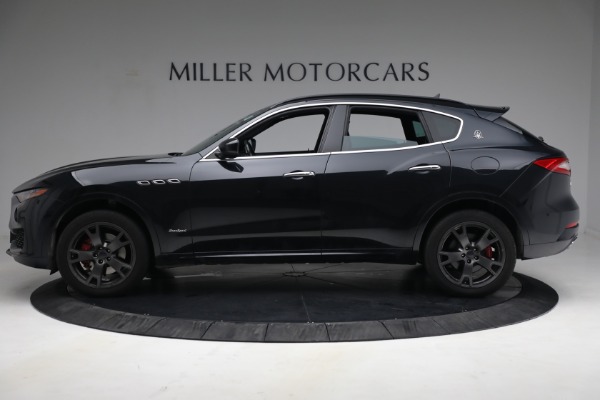 Used 2018 Maserati Levante GranSport for sale Sold at Alfa Romeo of Greenwich in Greenwich CT 06830 3