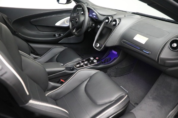 New 2021 McLaren GT Luxe for sale $217,205 at Alfa Romeo of Greenwich in Greenwich CT 06830 21