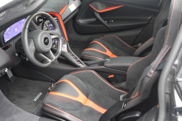 New 2021 McLaren 720S Performance for sale $352,600 at Alfa Romeo of Greenwich in Greenwich CT 06830 16