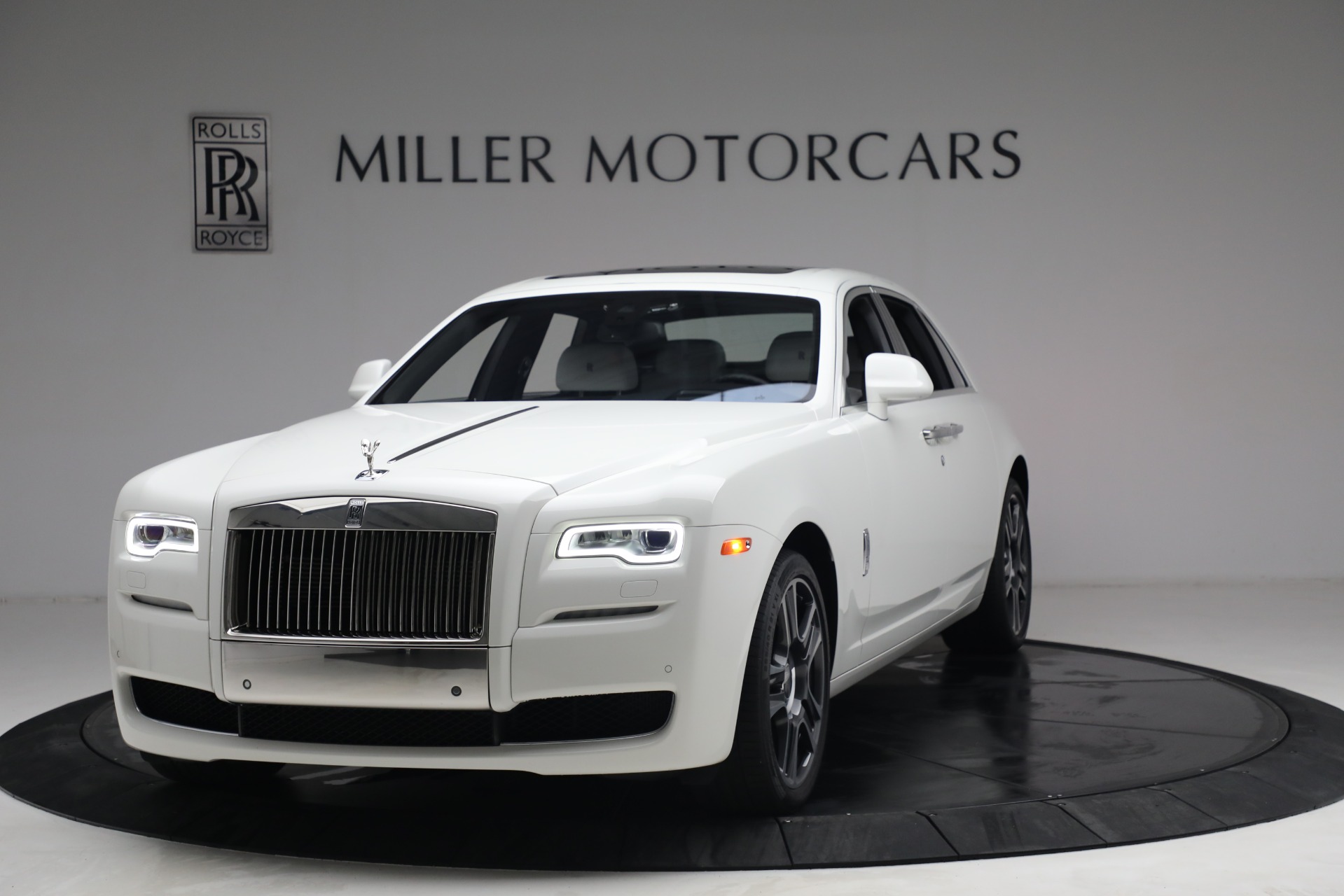 Used 2017 Rolls-Royce Ghost for sale Sold at Alfa Romeo of Greenwich in Greenwich CT 06830 1