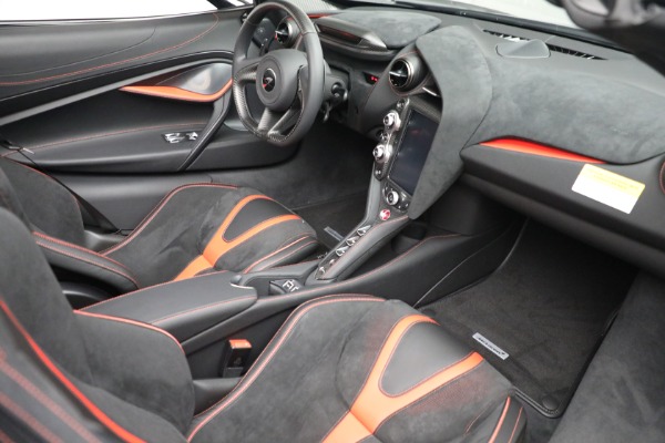 New 2021 McLaren 720S Spider for sale $399,120 at Alfa Romeo of Greenwich in Greenwich CT 06830 27