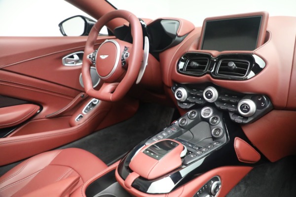 Used 2021 Aston Martin Vantage Roadster for sale $109,900 at Alfa Romeo of Greenwich in Greenwich CT 06830 17