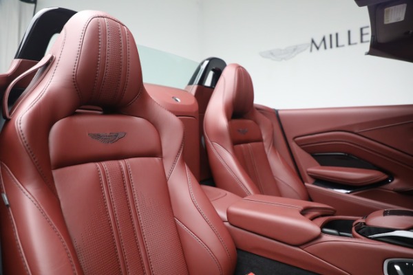 Used 2021 Aston Martin Vantage Roadster for sale $109,900 at Alfa Romeo of Greenwich in Greenwich CT 06830 18