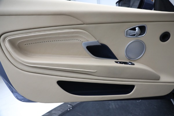Used 2018 Aston Martin DB11 V12 for sale $164,990 at Alfa Romeo of Greenwich in Greenwich CT 06830 18